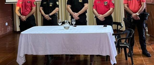 Capacitan a policías en Jardín América sobre incendios y manejo de situaciones críticas