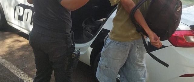 Buscaban a un joven desaparecido en Posadas y la Policía lo encontró en una plaza de Oberá