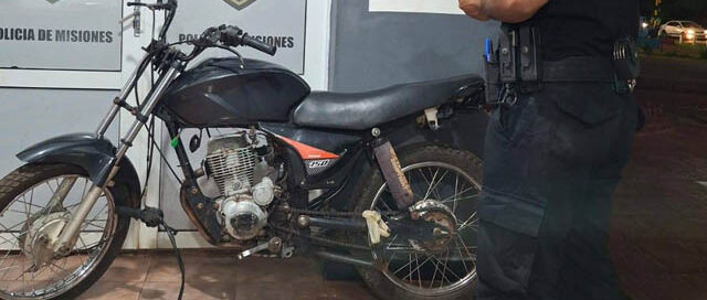 Jardín América: detenido tras intentar evadir un control policial en una moto robada