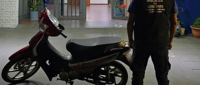 Posadas: recuperaron en pocos minutos una motocicleta robada durante un operativo en el barrio A4
