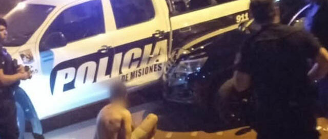 Oberá: amenazó a una mujer, intentó escapar de la Policía y terminó detenido tras chocar un patrullero